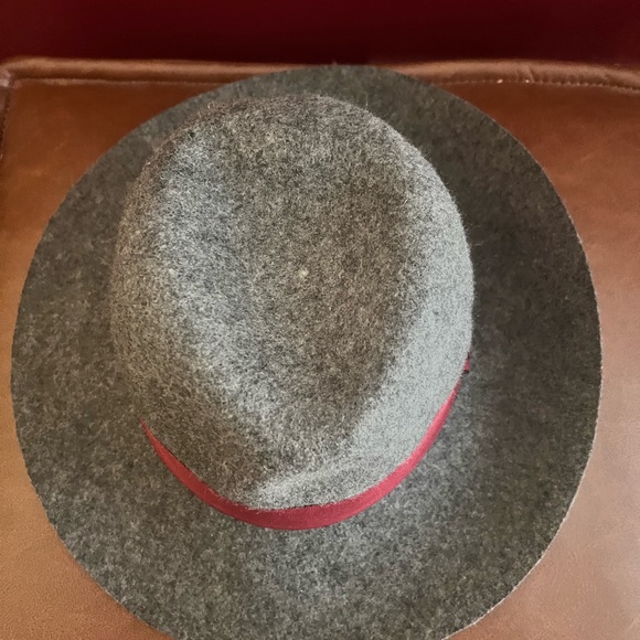 5 Forever 21 Hats for $45 Sale - Picture 15 of 16